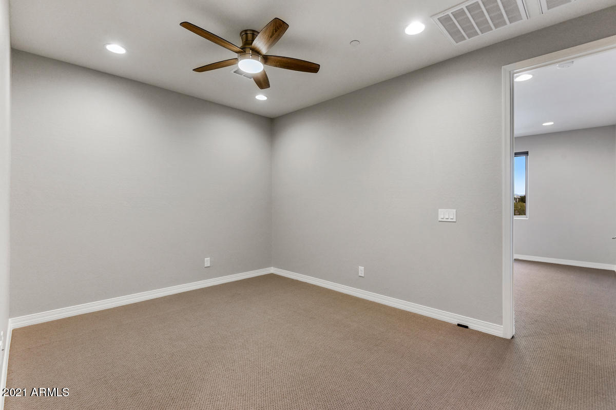 7440 E VIA DE LUNA Drive