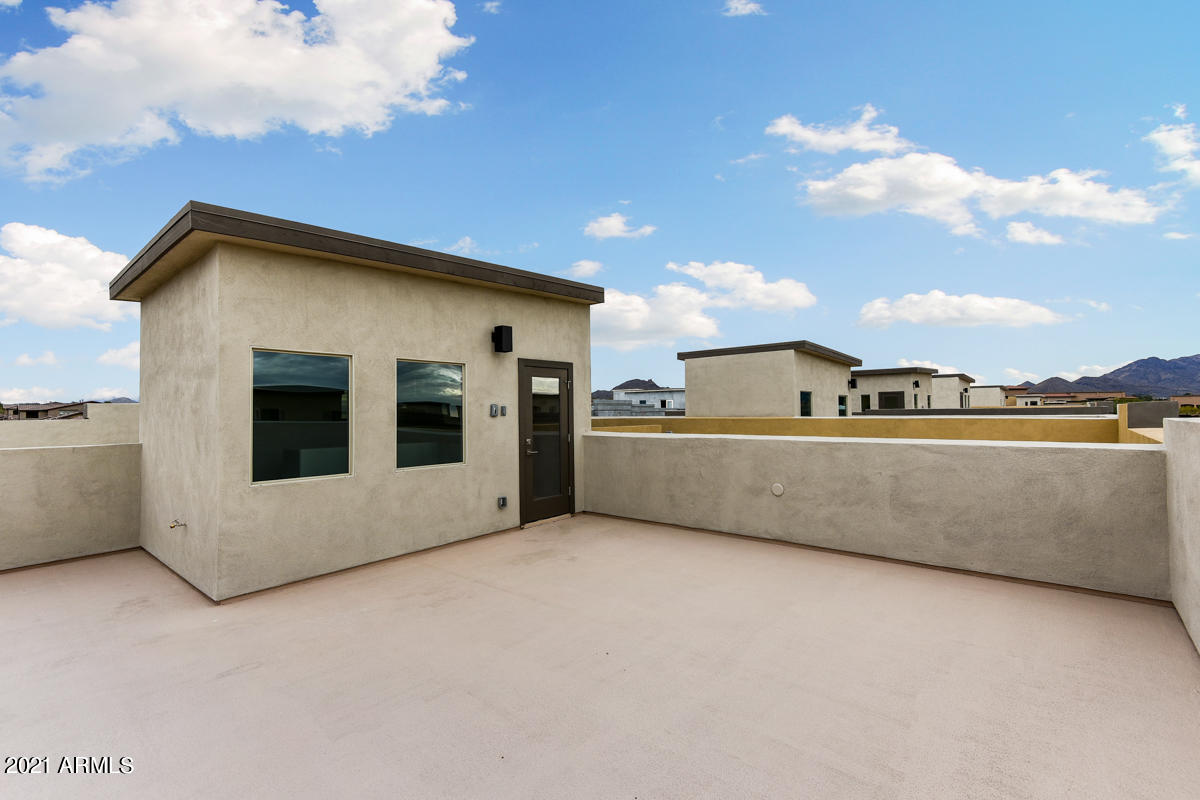 7440 E VIA DE LUNA Drive