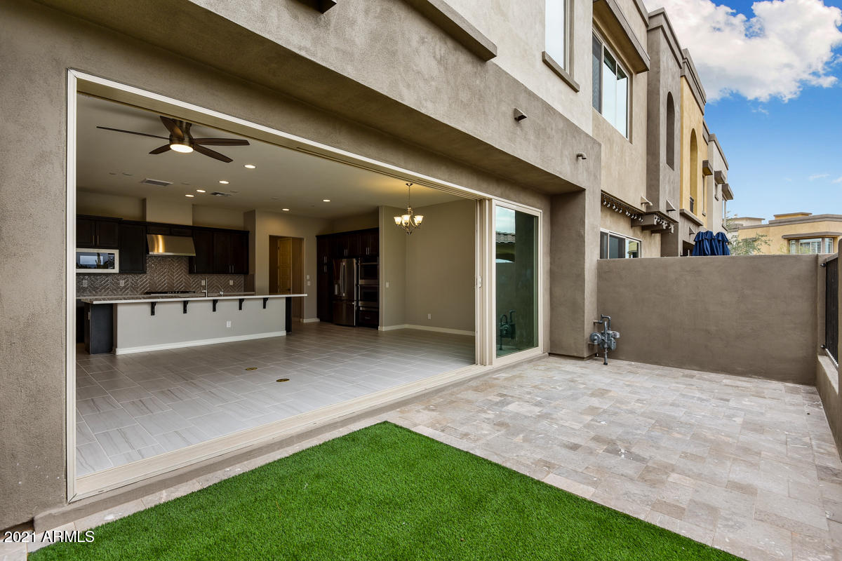 7440 E VIA DE LUNA Drive