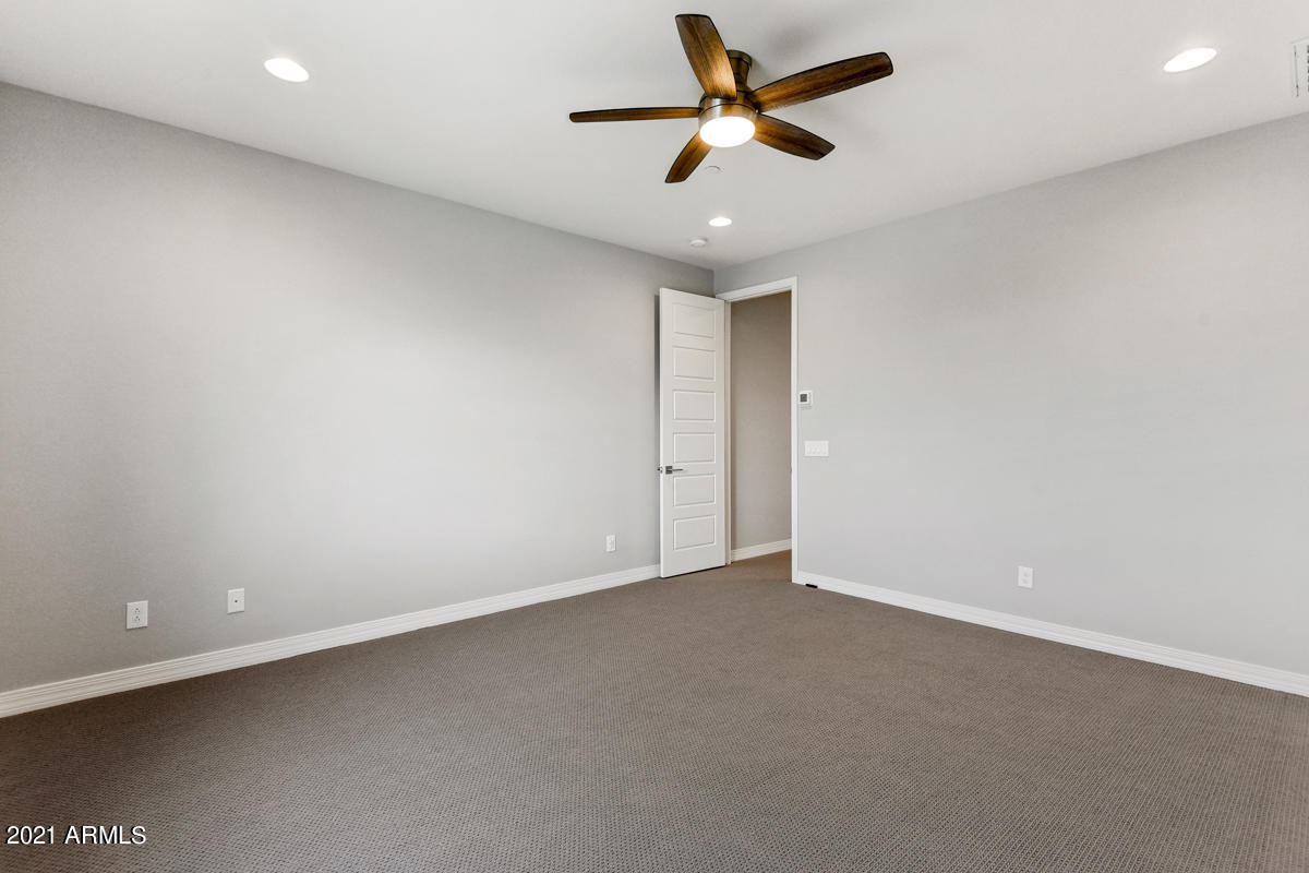 7440 E VIA DE LUNA Drive
