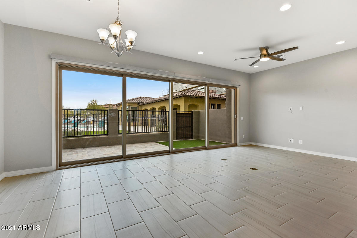 7440 E VIA DE LUNA Drive