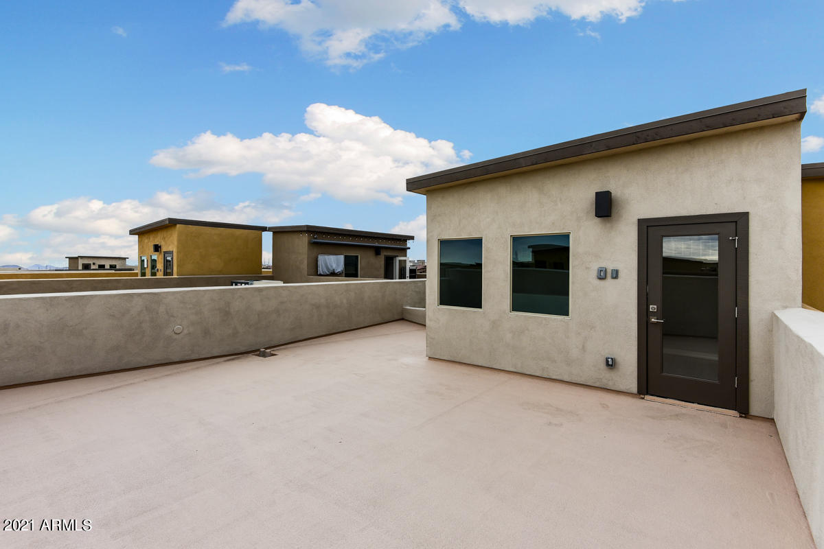 7440 E VIA DE LUNA Drive