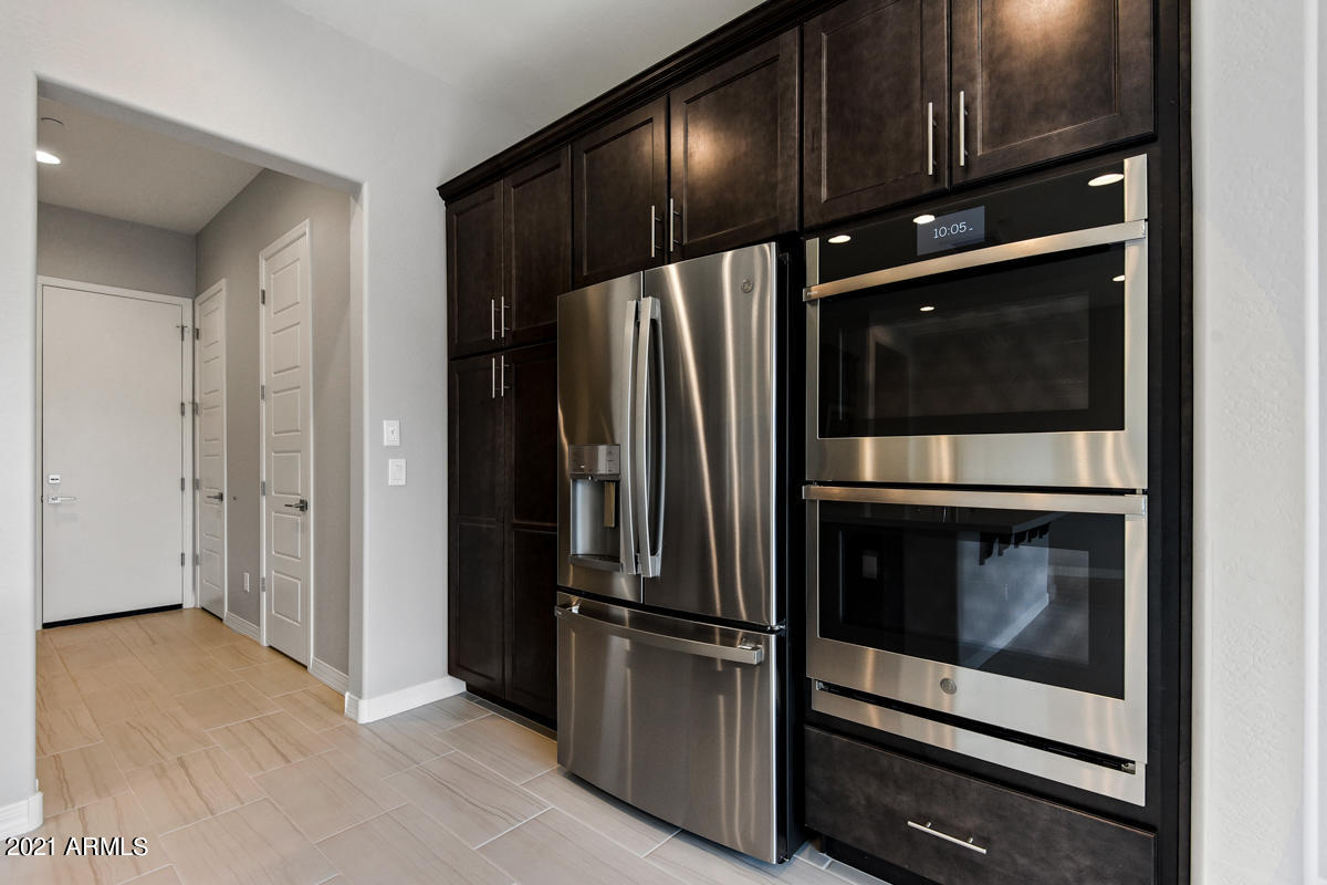 7440 E VIA DE LUNA Drive