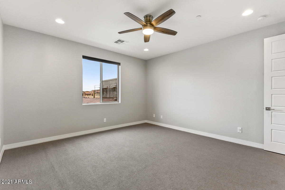 7440 E VIA DE LUNA Drive