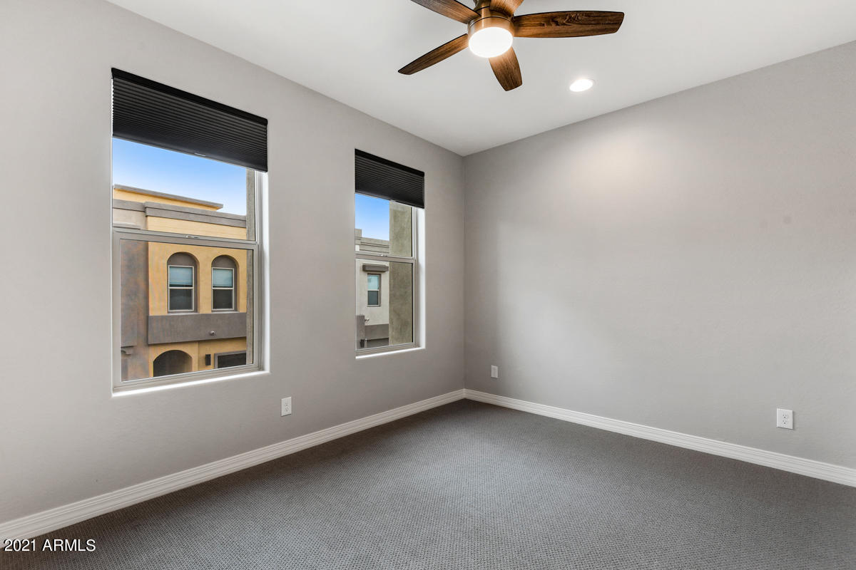 7440 E VIA DE LUNA Drive