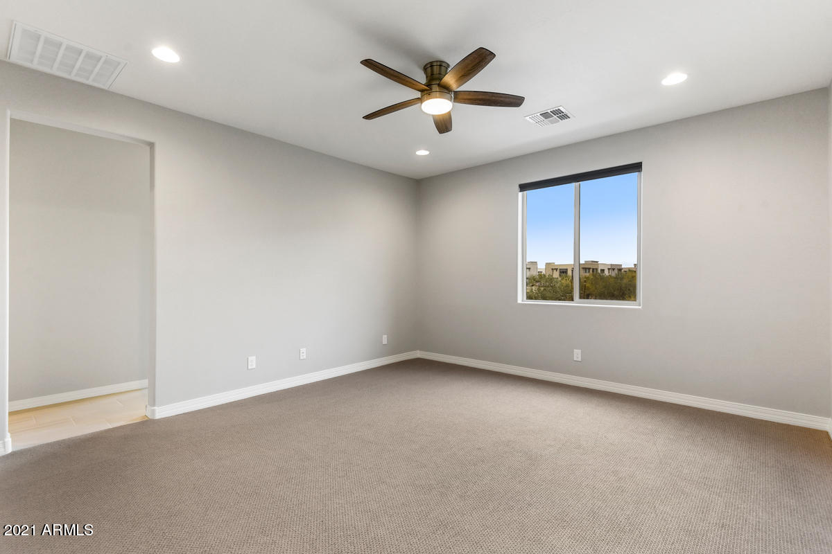 7440 E VIA DE LUNA Drive
