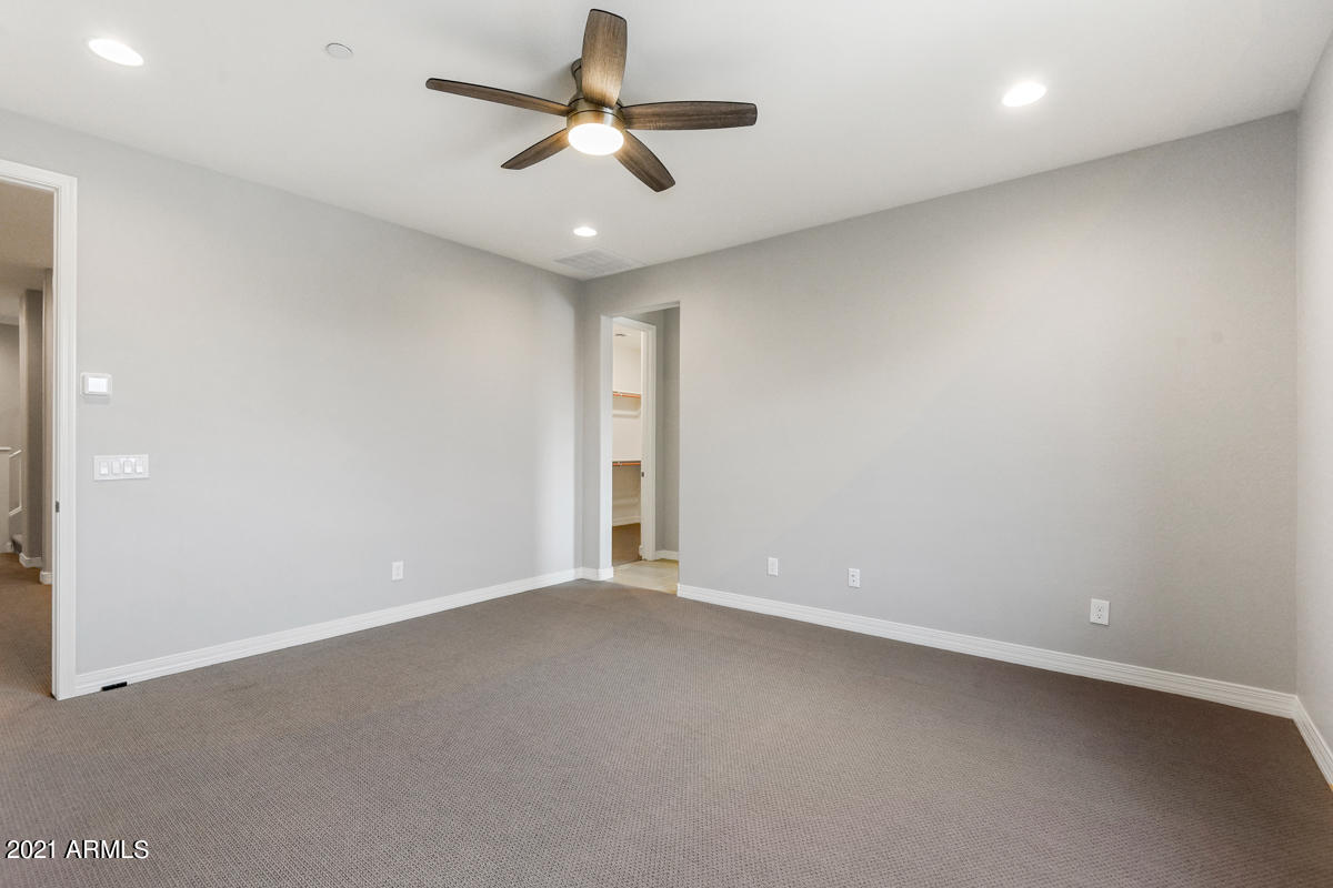 7440 E VIA DE LUNA Drive