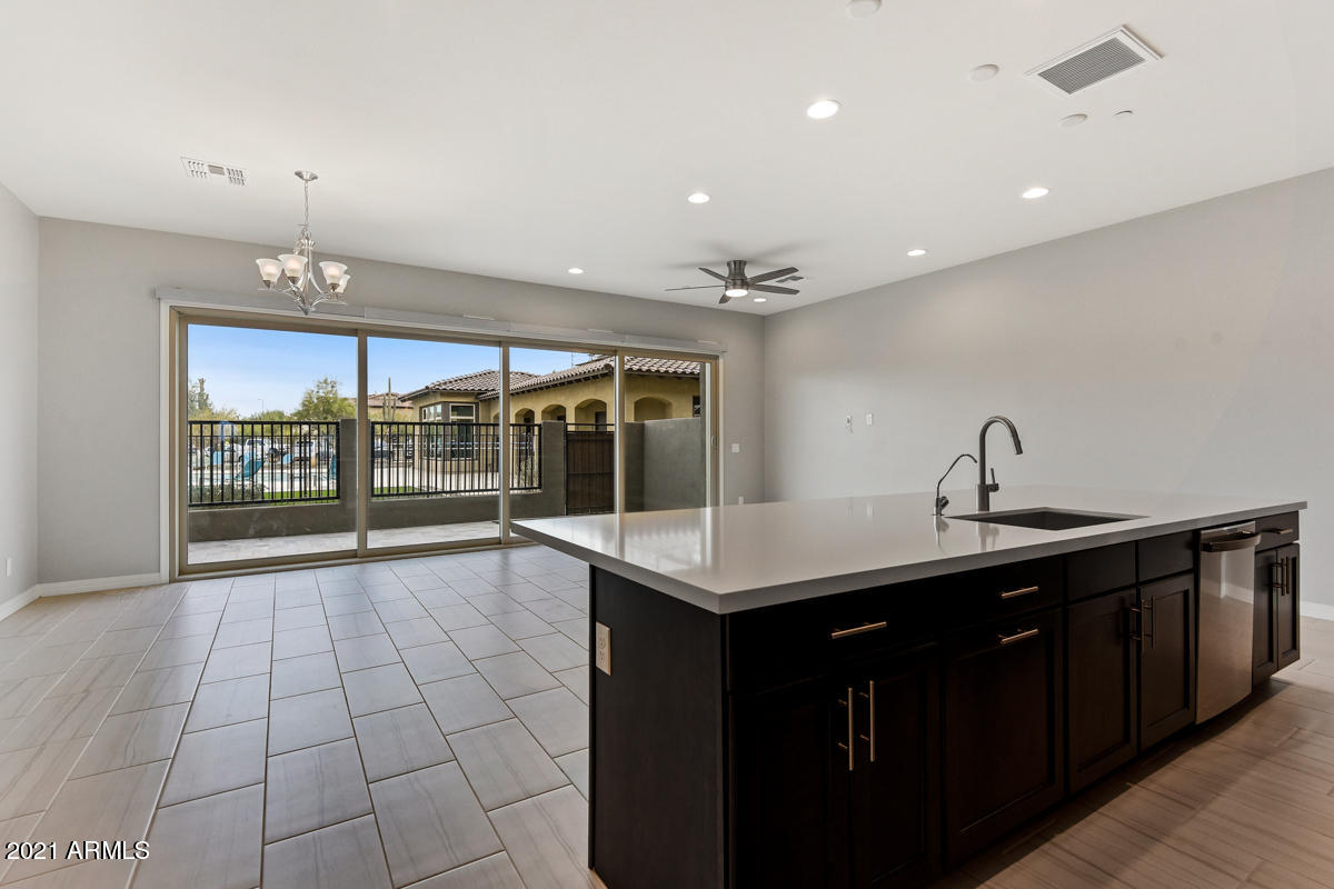 7440 E VIA DE LUNA Drive