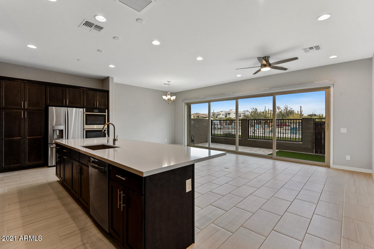 7440 E VIA DE LUNA Drive