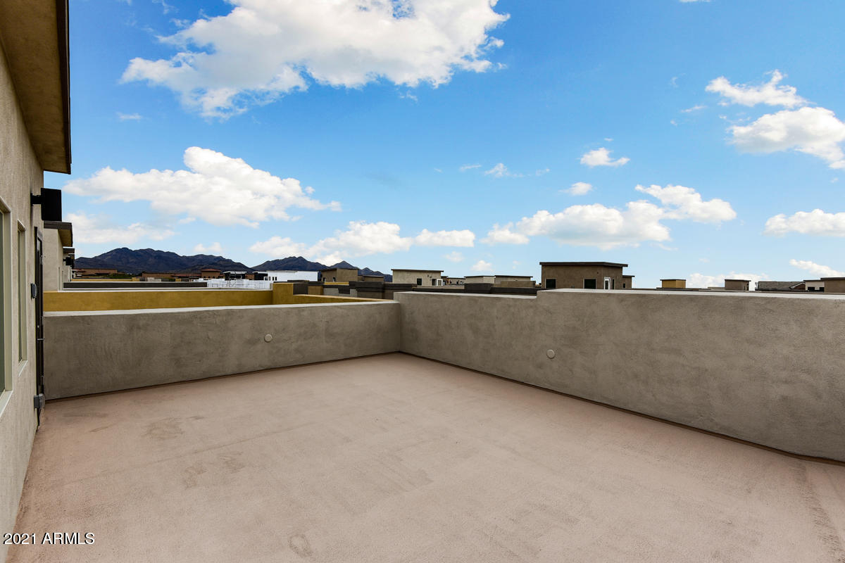 7440 E VIA DE LUNA Drive