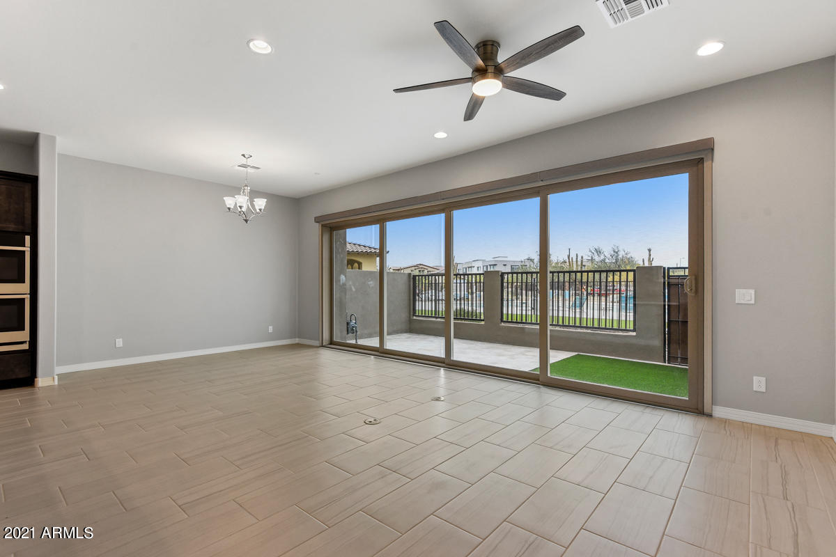 7440 E VIA DE LUNA Drive