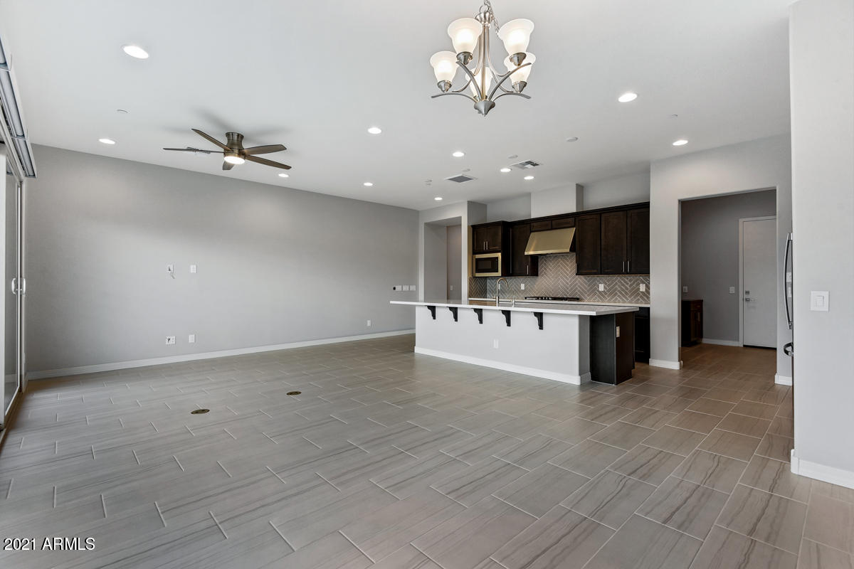 7440 E VIA DE LUNA Drive