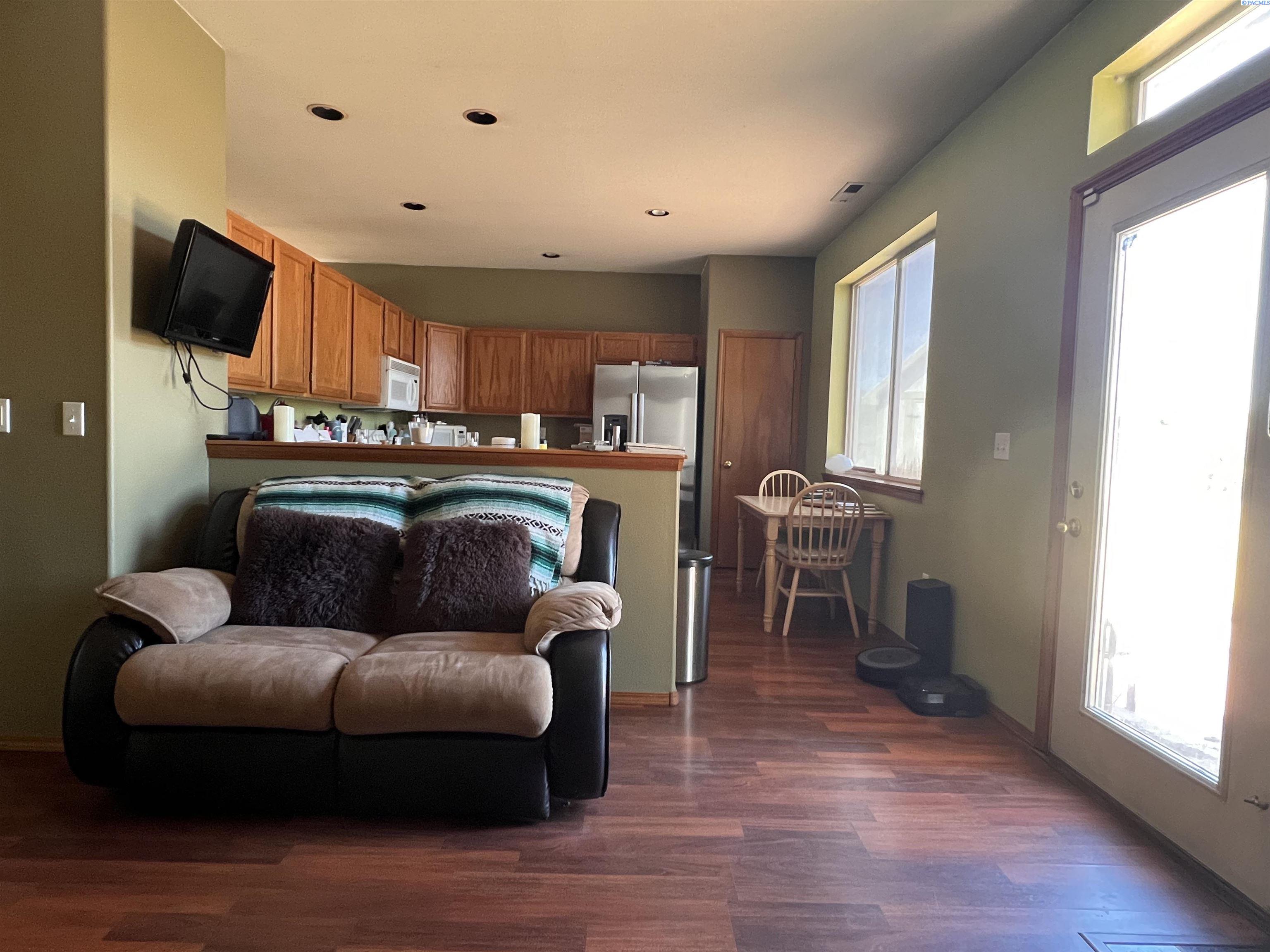 708 N Nevada Ct