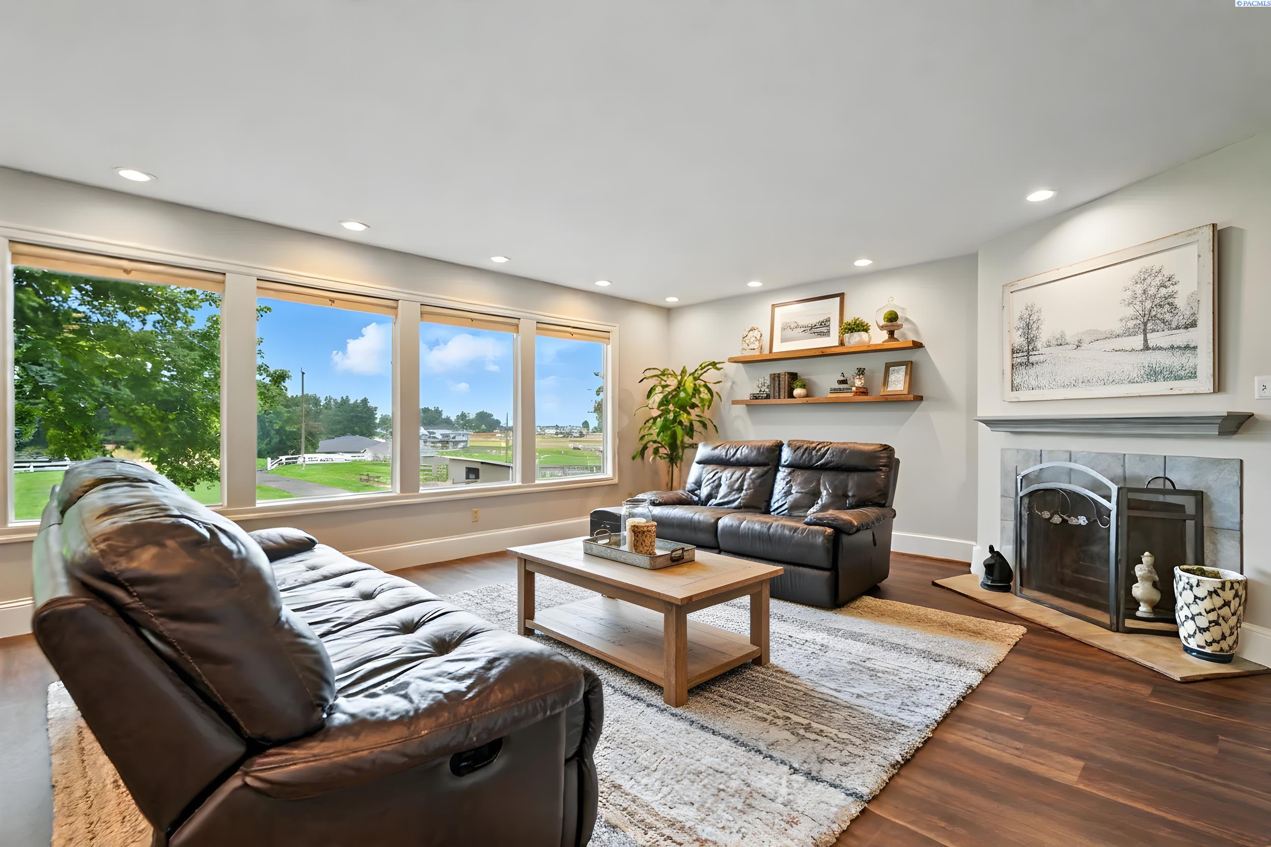 371 Hill Rd