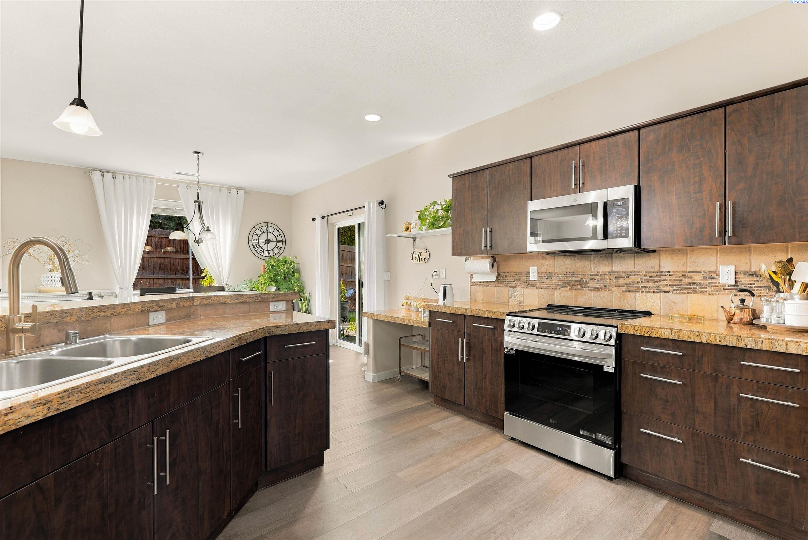 497 Charbonnueau Dr