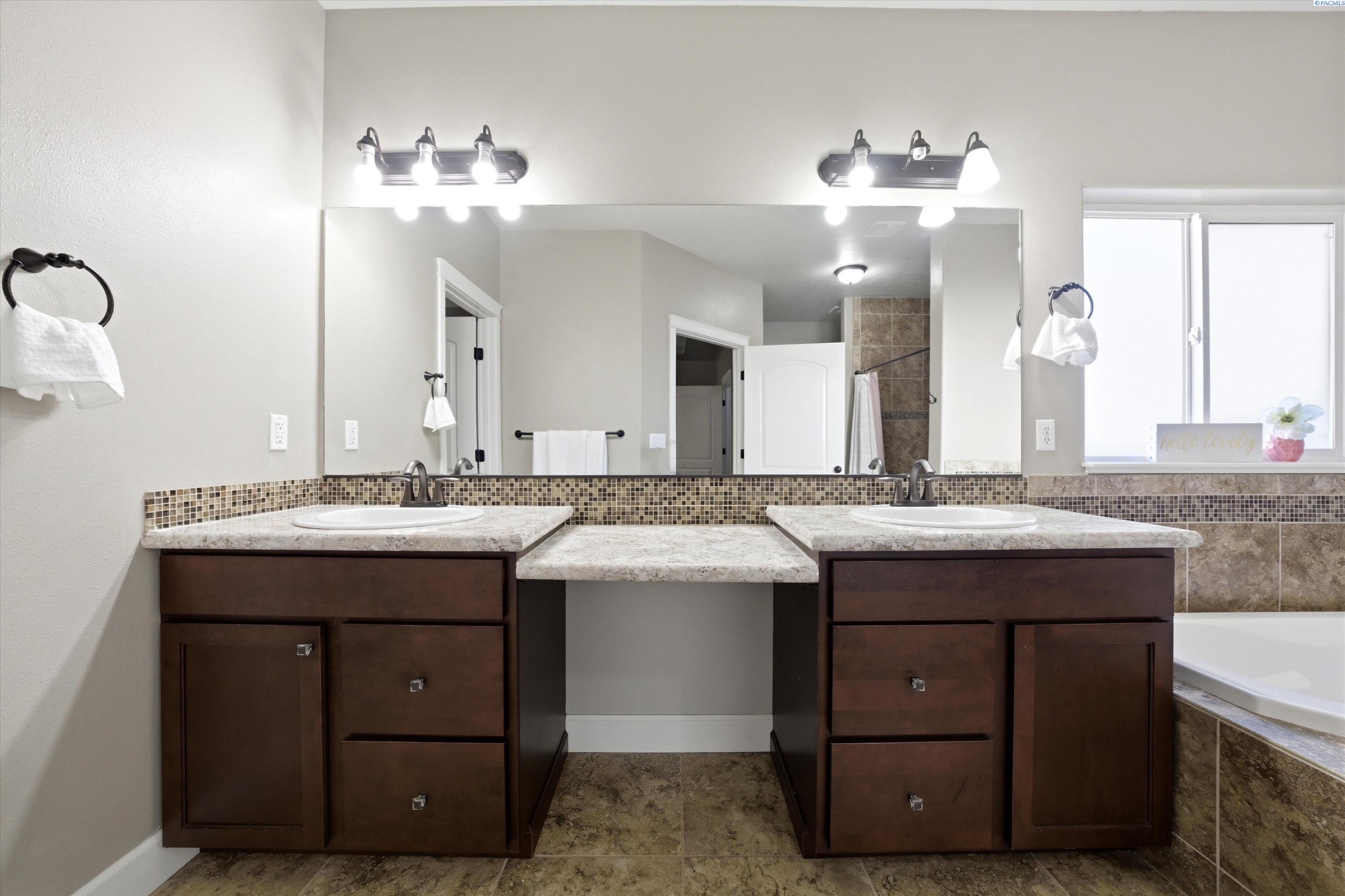 5714 Santa Fe Ln