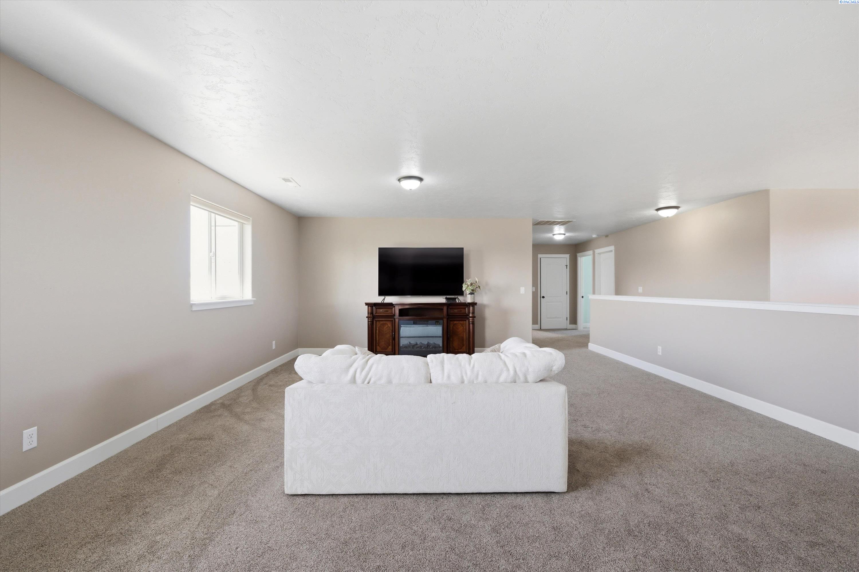 5714 Santa Fe Ln