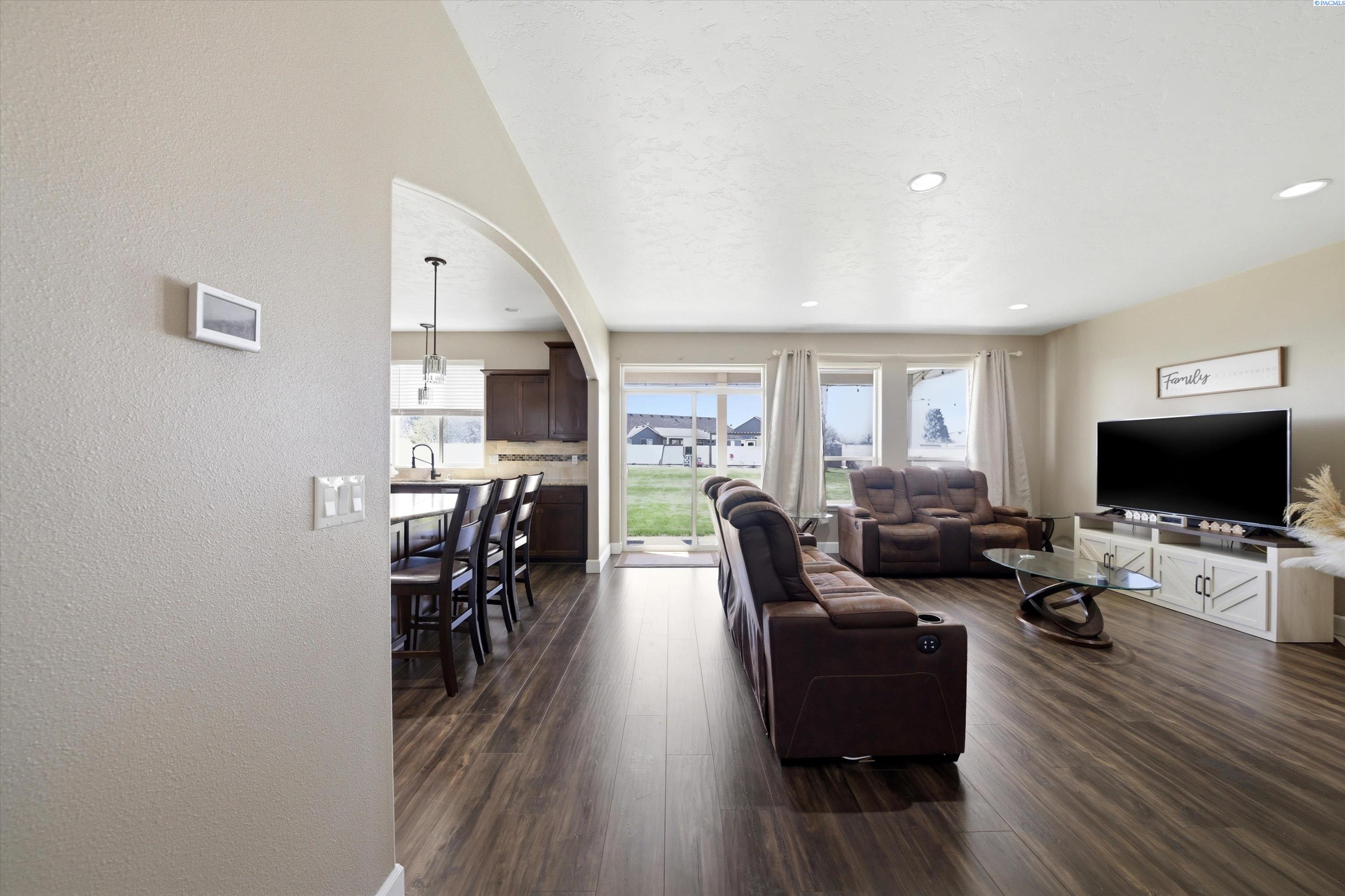 5714 Santa Fe Ln