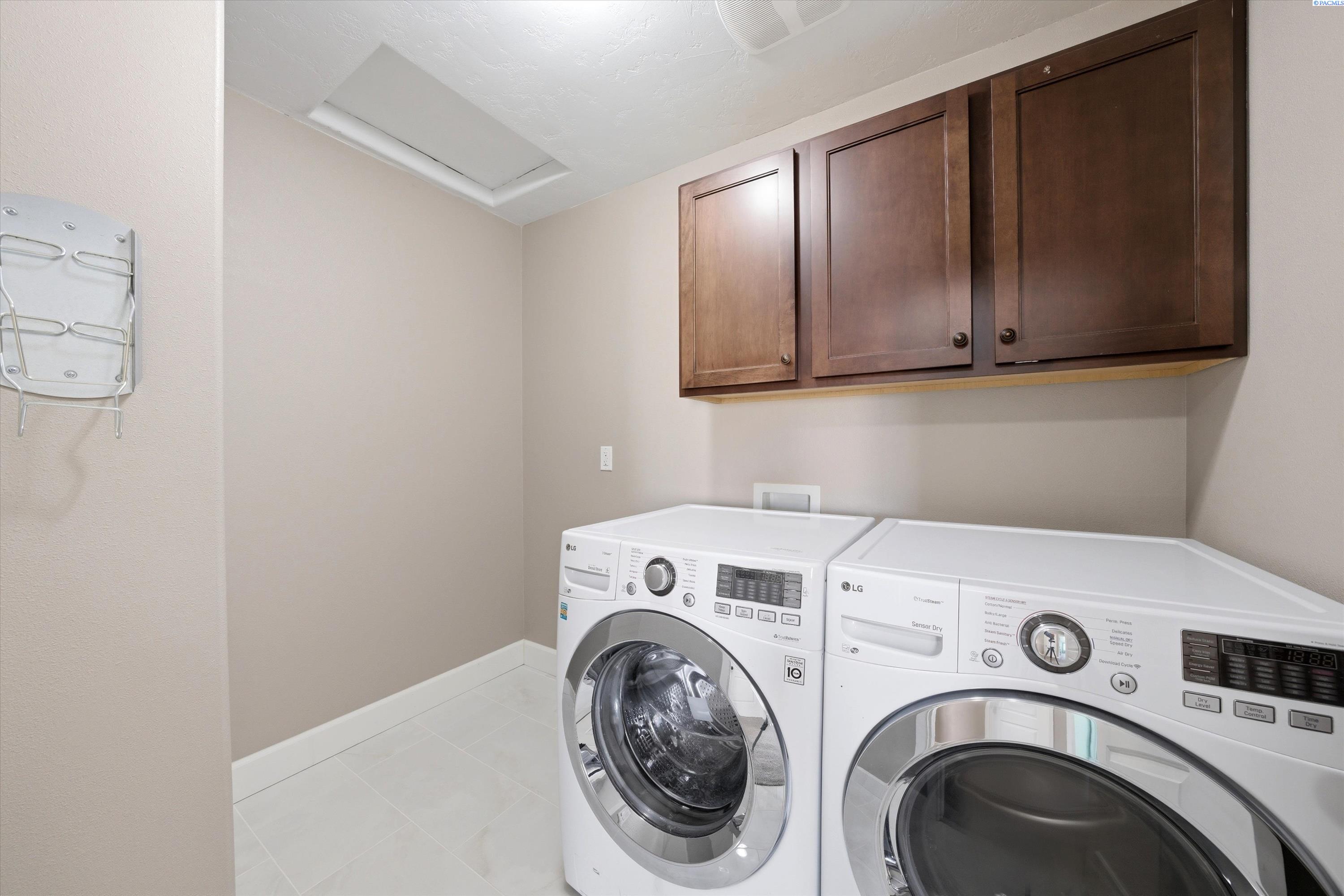 5714 Santa Fe Ln