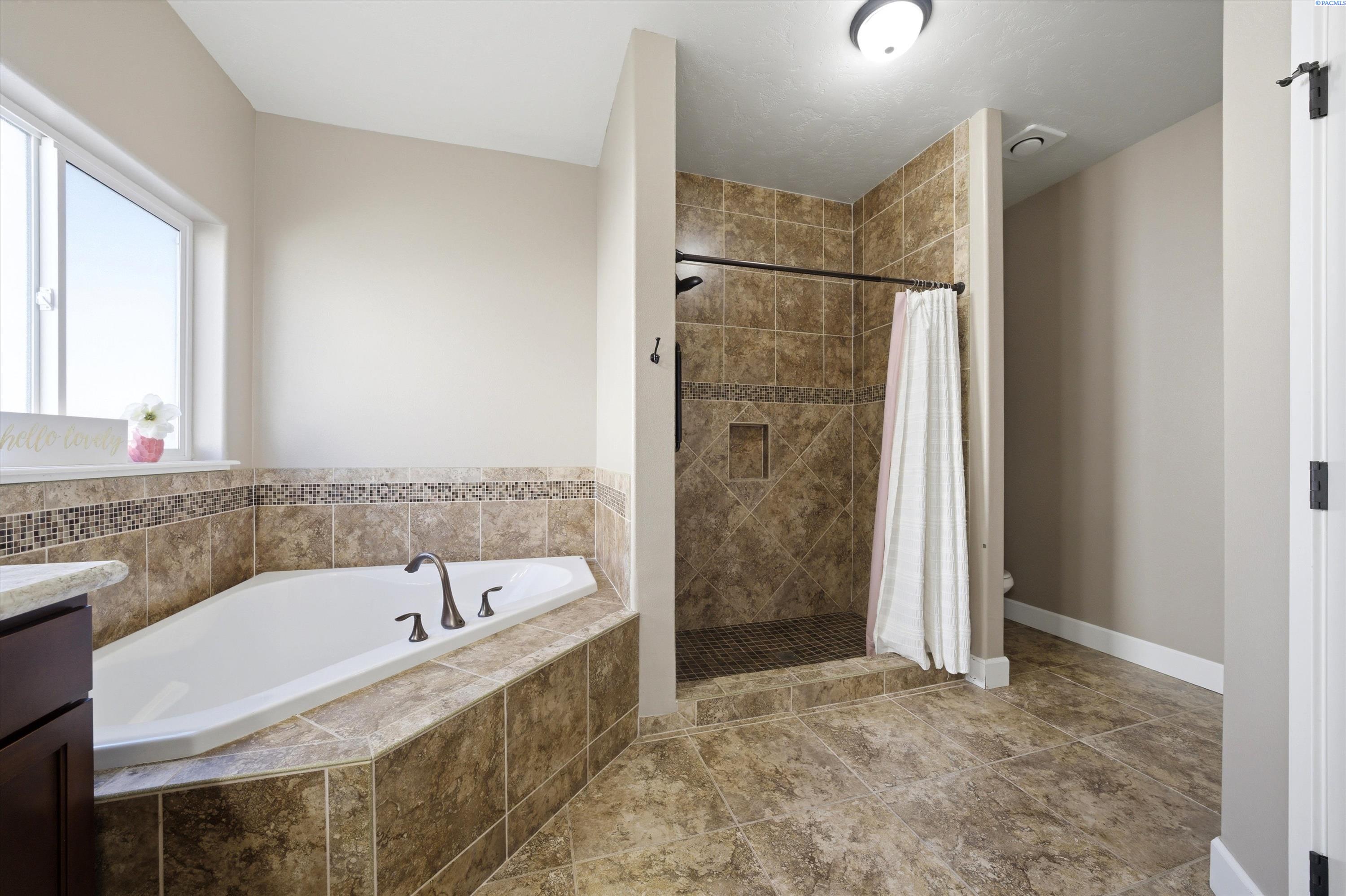 5714 Santa Fe Ln