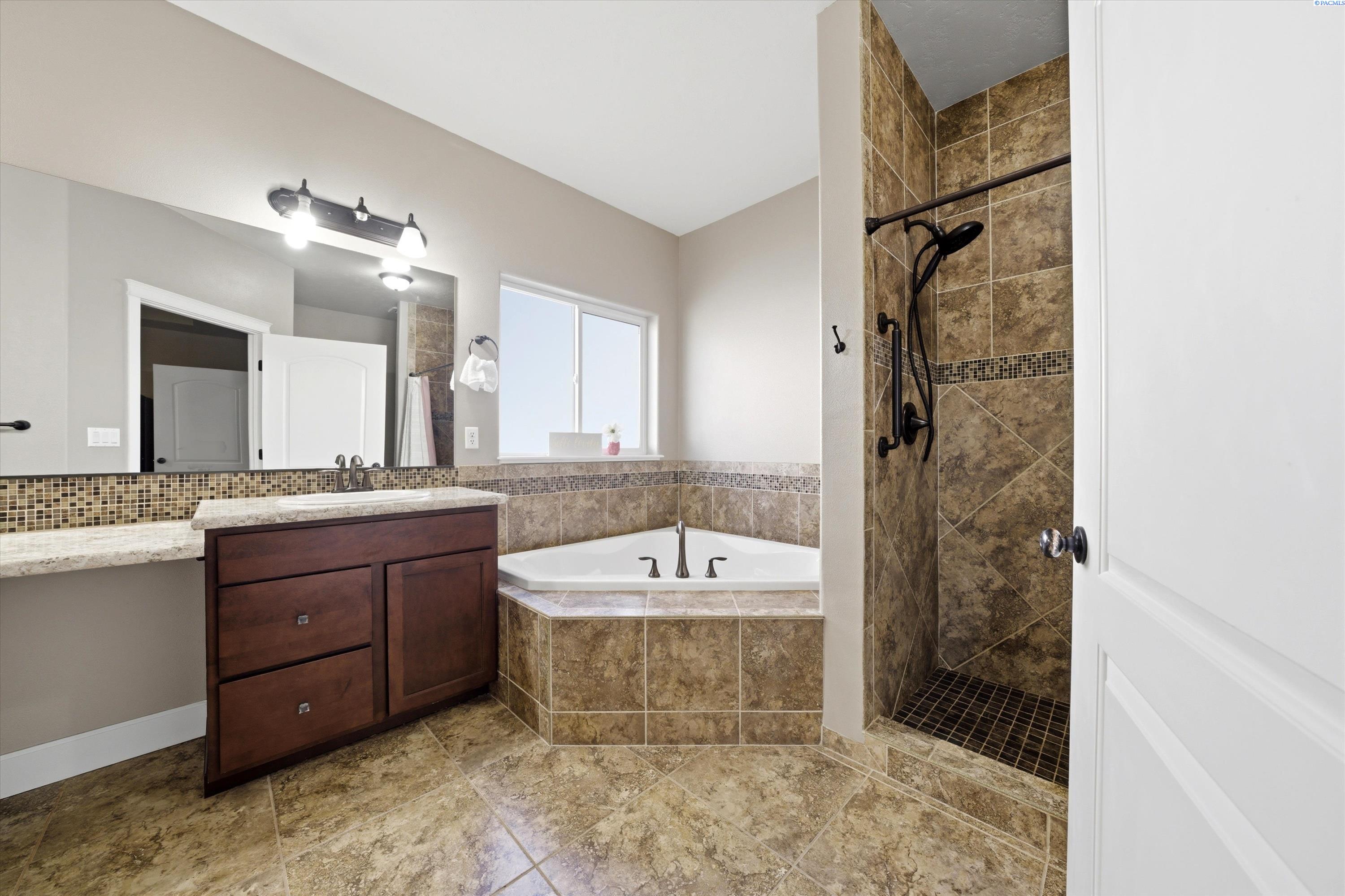 5714 Santa Fe Ln