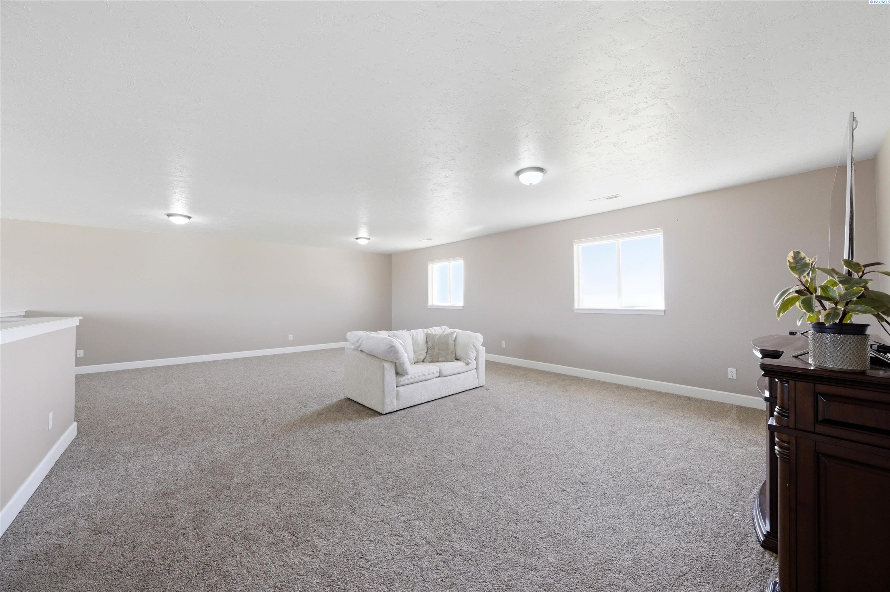 5714 Santa Fe Ln