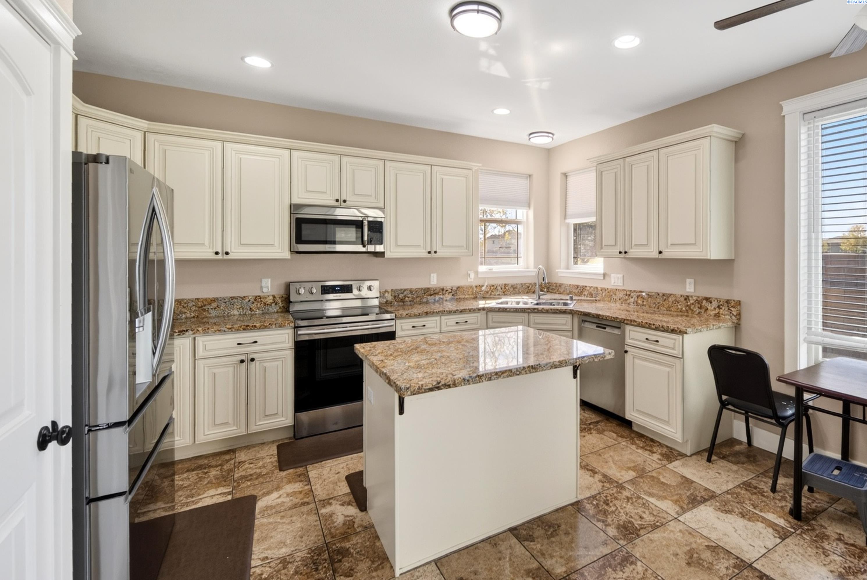 5216 Madrid Ln