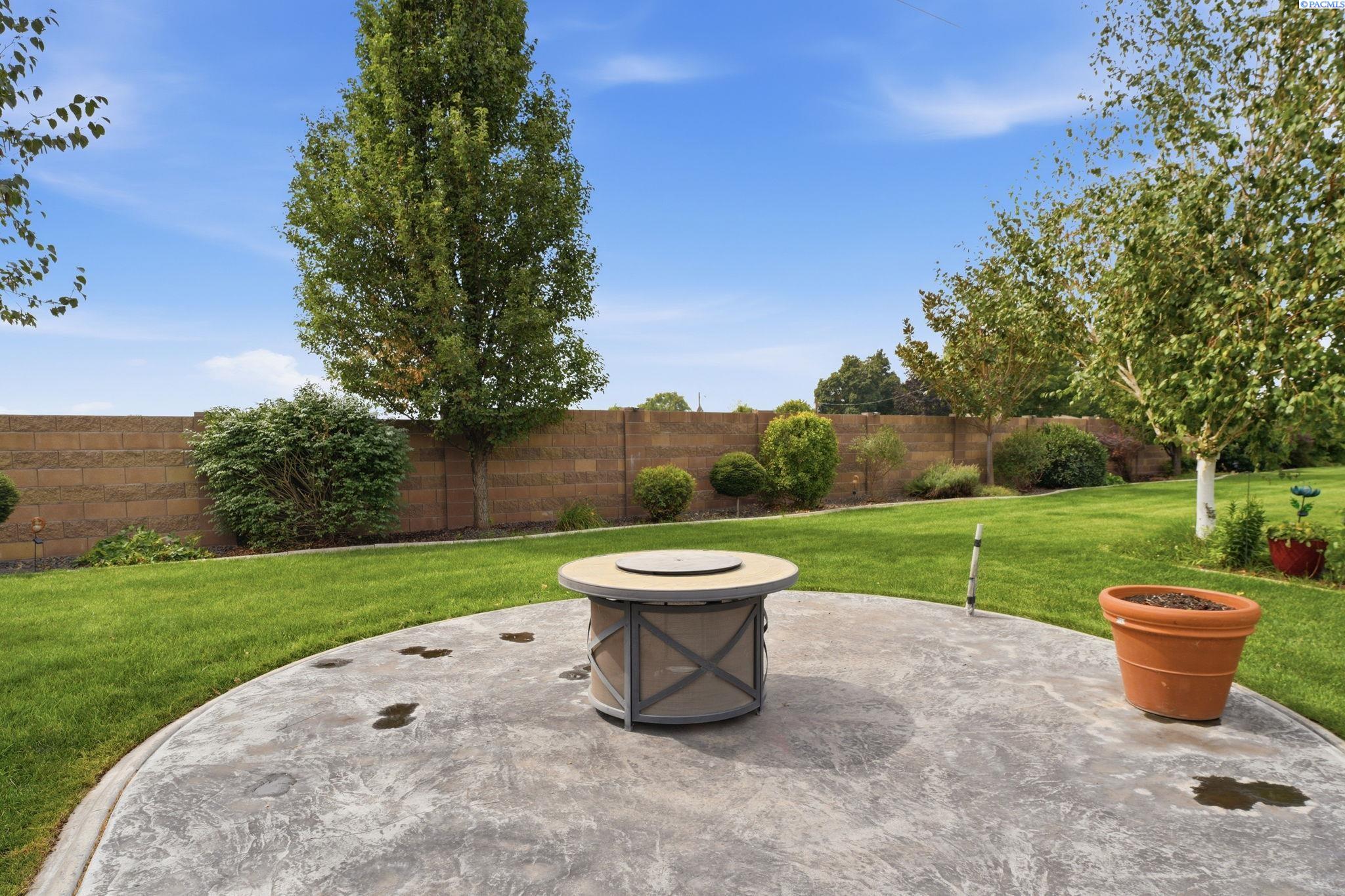 1500 Steele ct