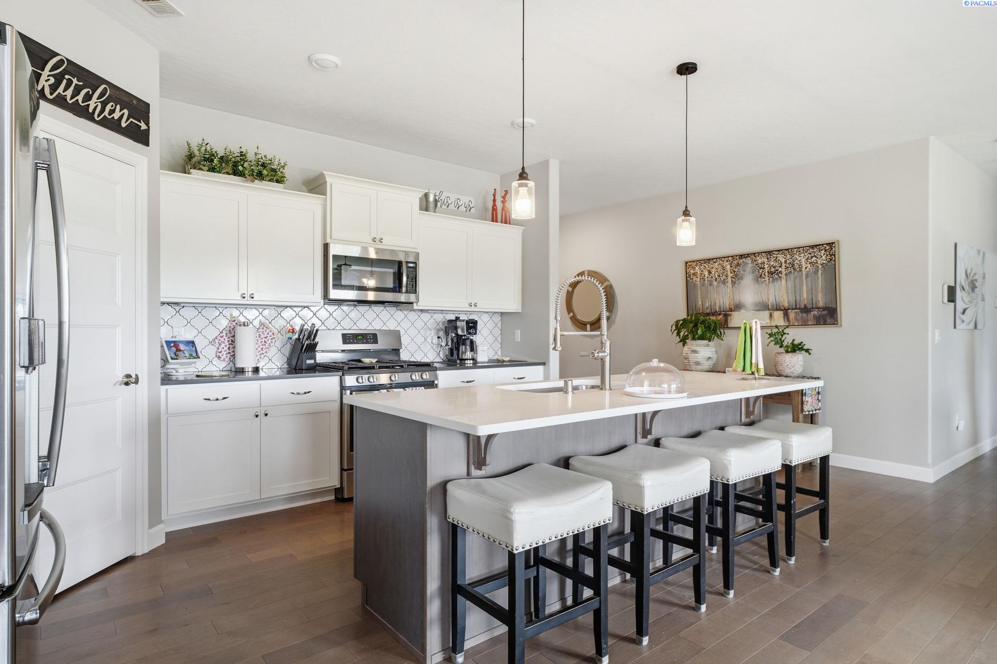 1500 Steele ct