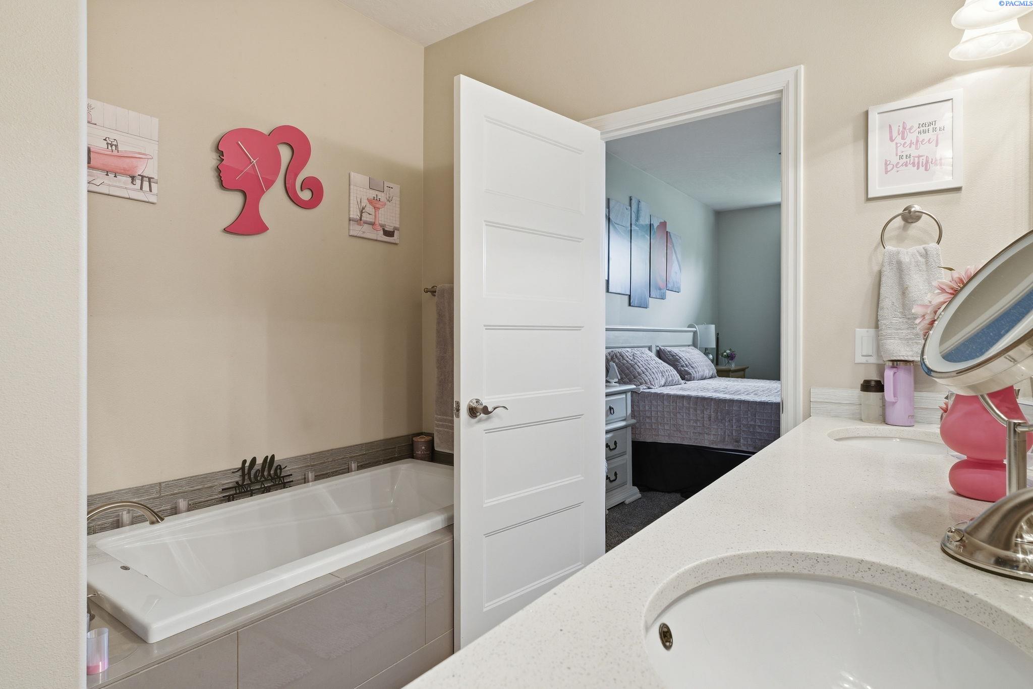 1500 Steele ct