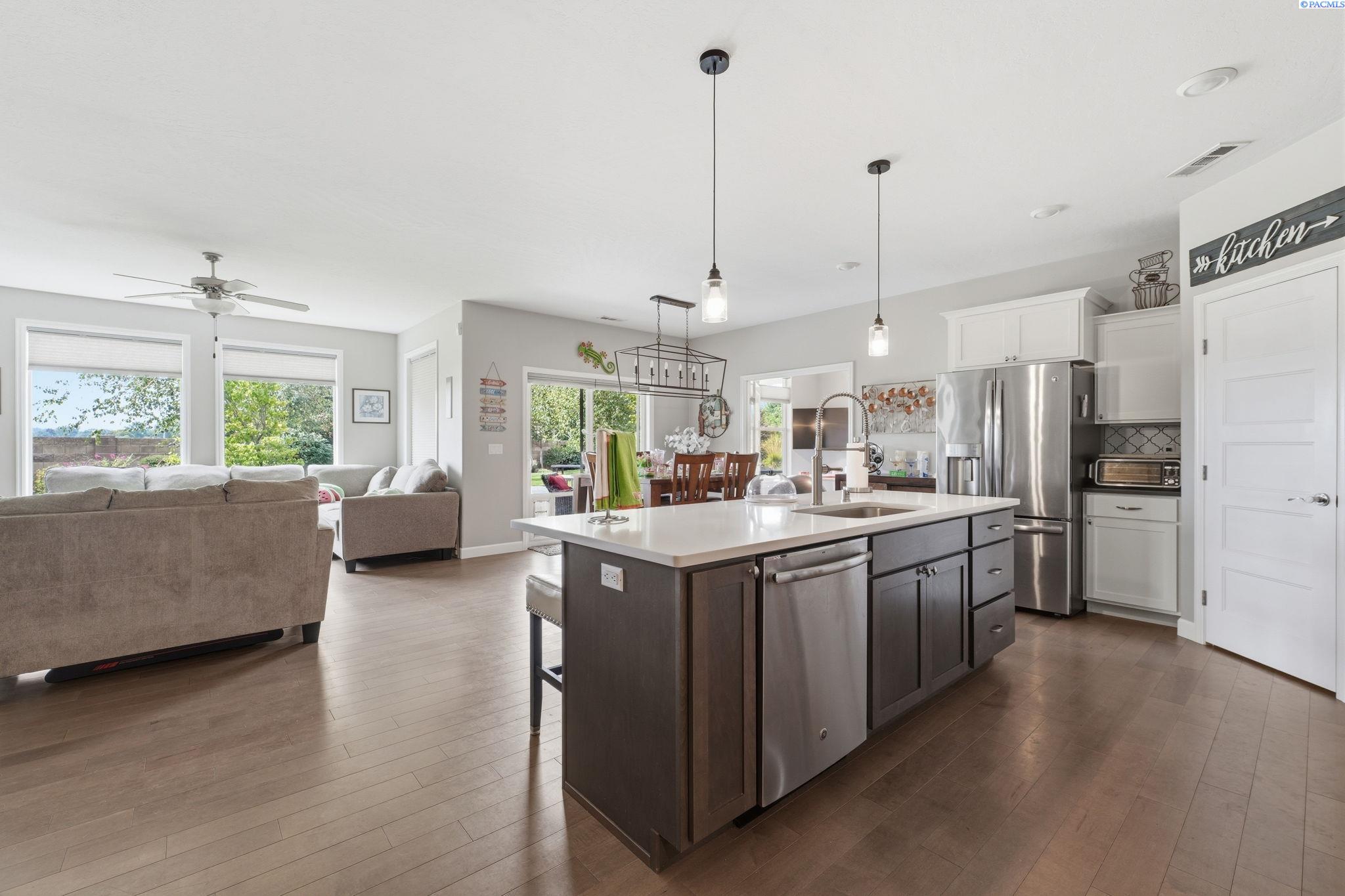 1500 Steele ct