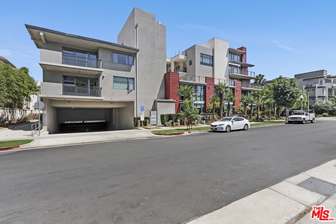 13045 PACIFIC PROMENADE Unit: 305