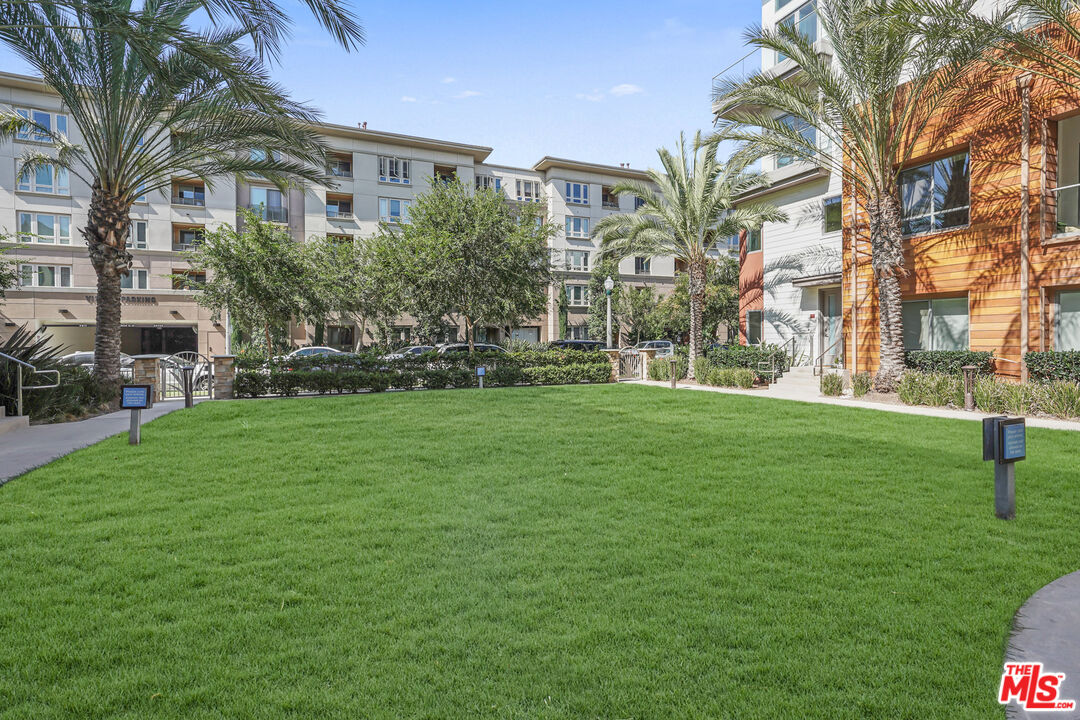 5695 GOLDENEYE CT Unit: 2