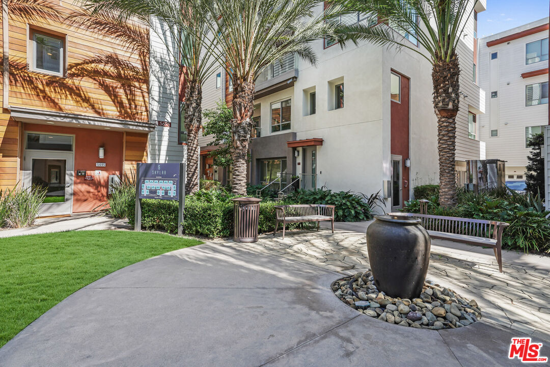 5695 GOLDENEYE CT Unit: 2