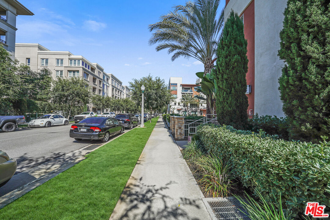 5695 GOLDENEYE CT Unit: 2