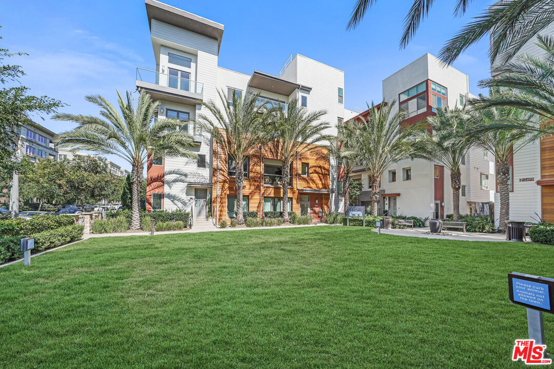 5695 GOLDENEYE CT Unit: 2