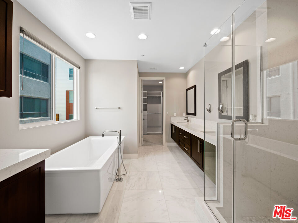 5695 GOLDENEYE CT Unit: 2