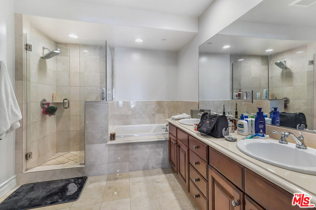 1920 Malcolm Ave Unit: 401