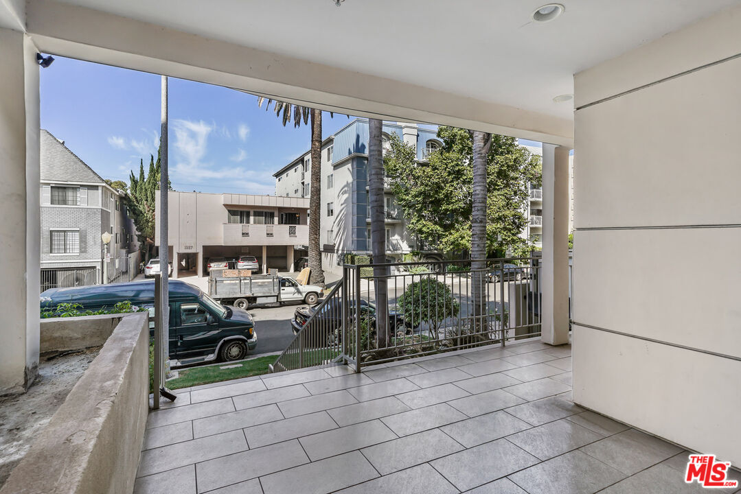 1920 Malcolm Ave Unit: 401