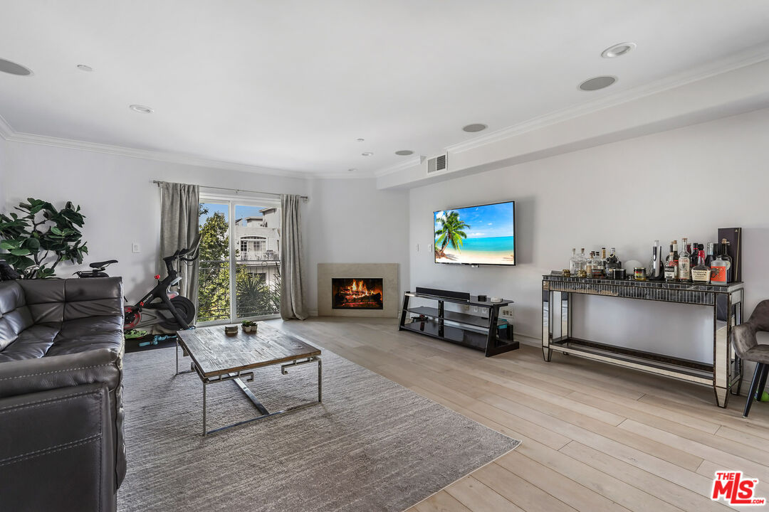 1920 Malcolm Ave Unit: 401