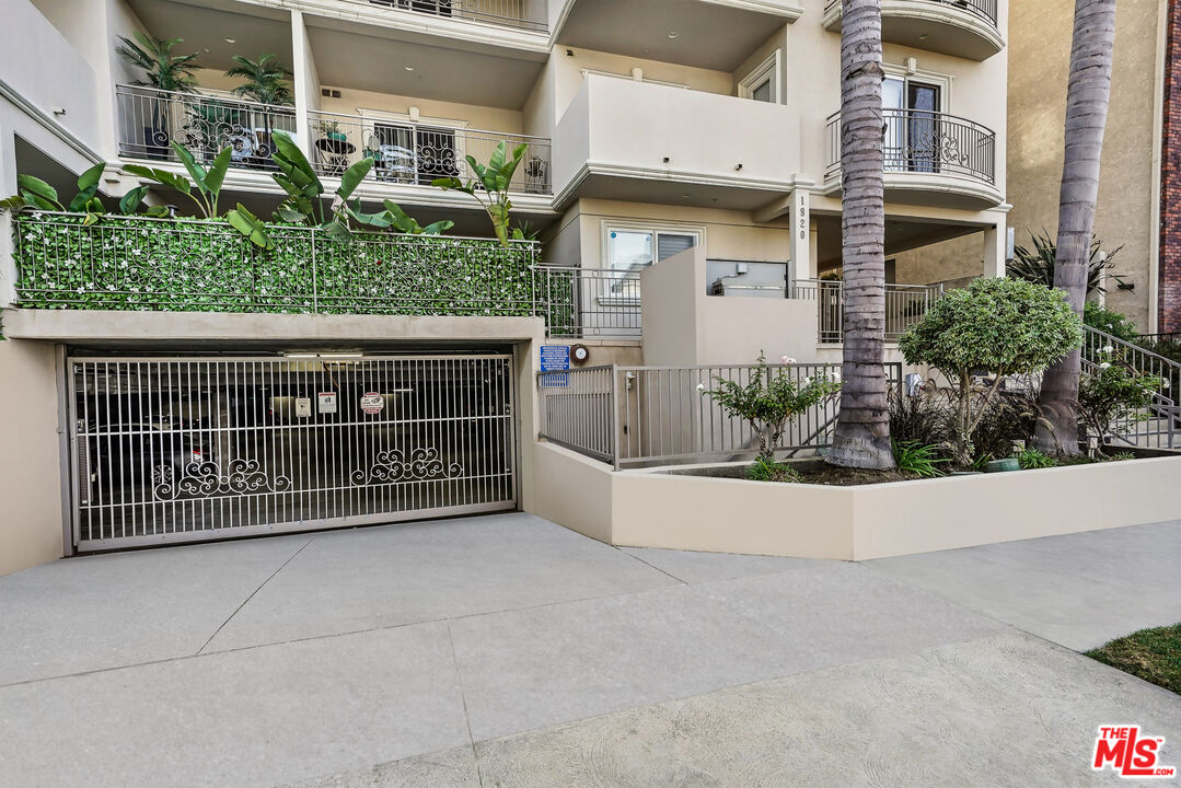 1920 Malcolm Ave Unit: 401