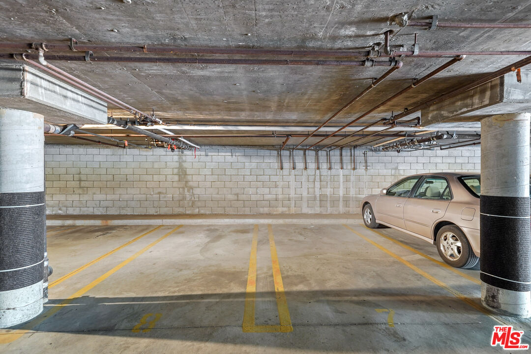 4370 Troost Ave Unit: 201