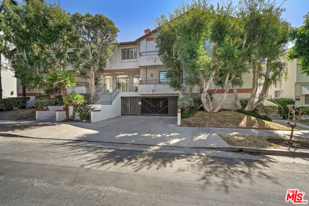 4370 Troost Ave Unit: 201