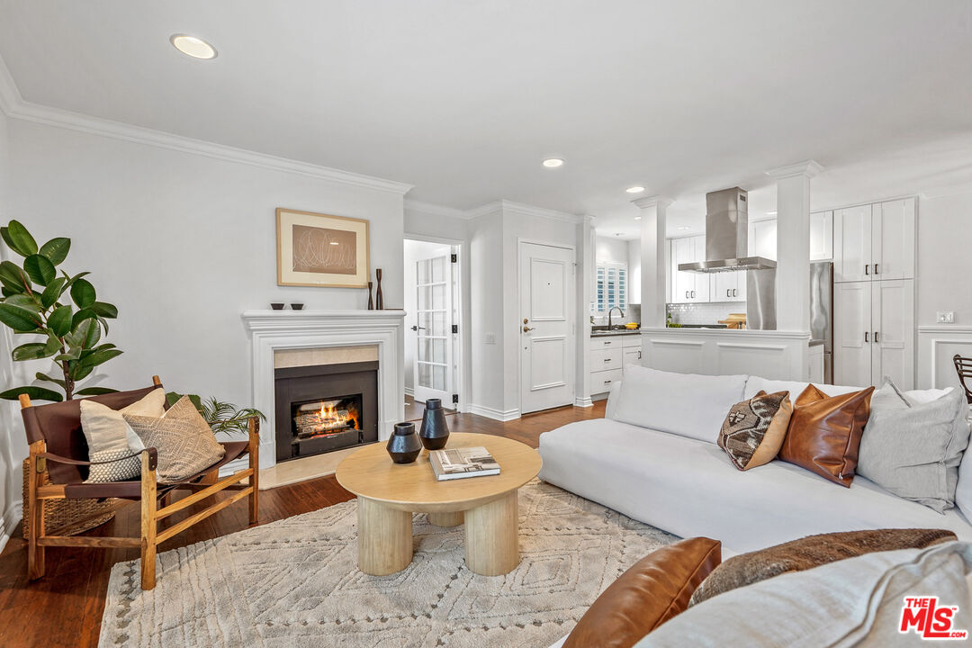 4370 Troost Ave Unit: 201