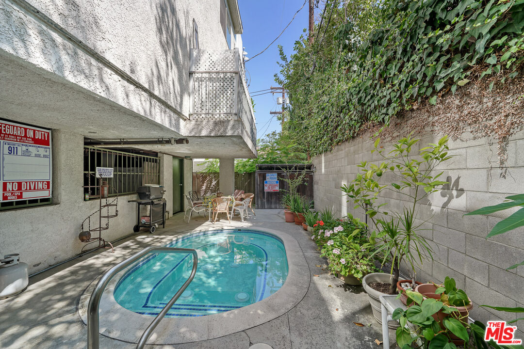 4370 Troost Ave Unit: 201