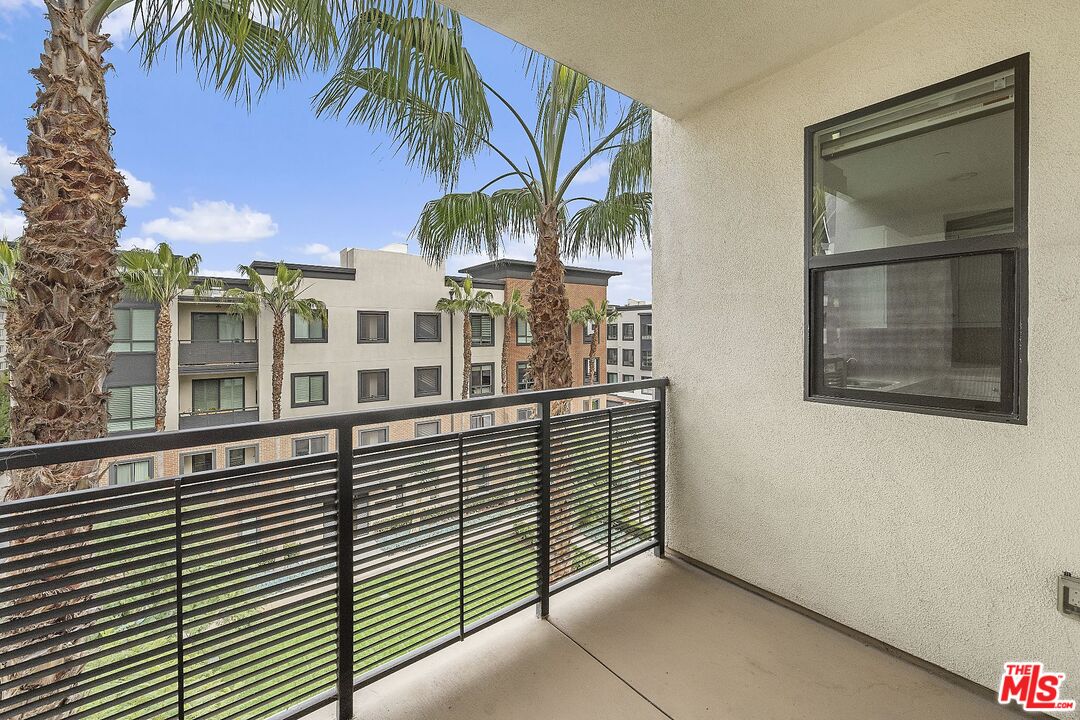 12526 W Fielding Cir Unit: 5