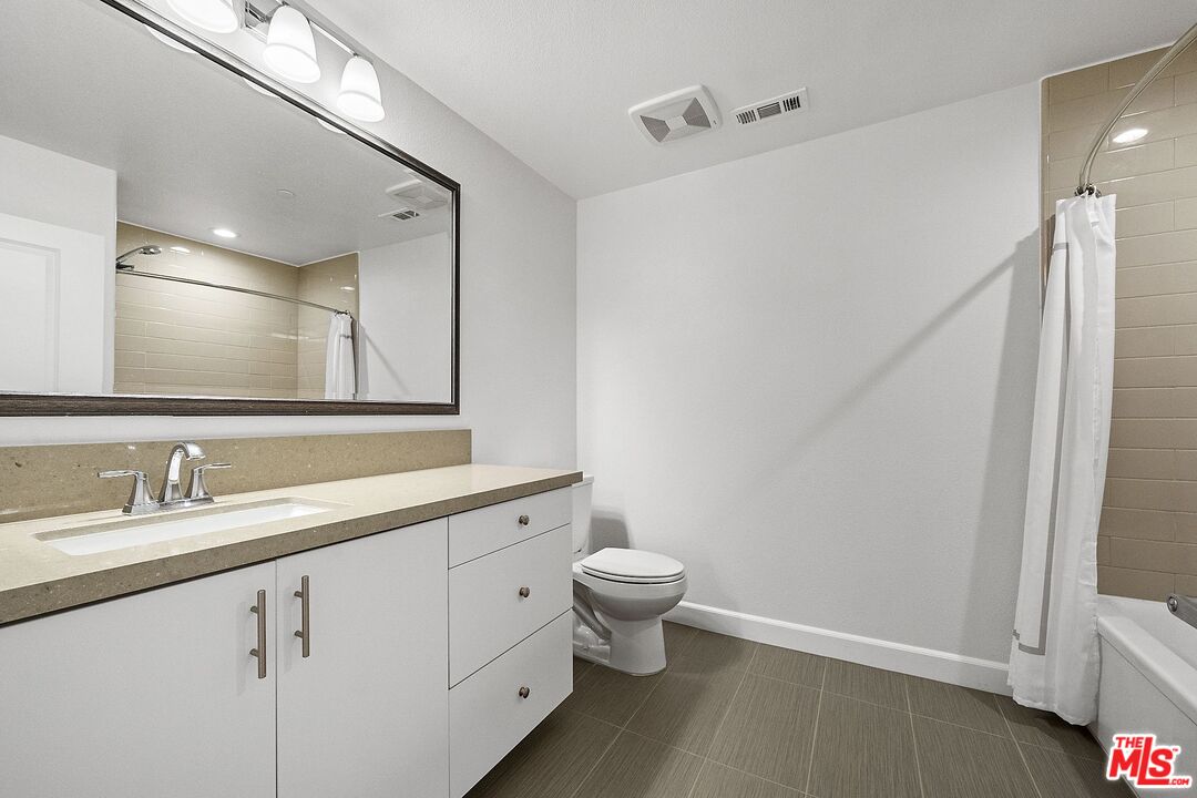 12526 W Fielding Cir Unit: 5