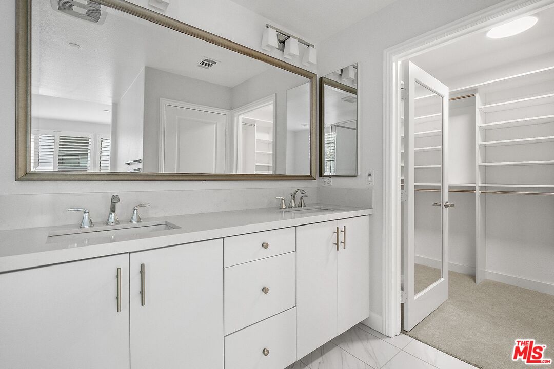 12526 W Fielding Cir Unit: 5