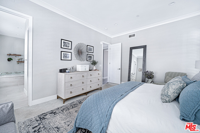 5827 Meadowlark PL Unit: 3