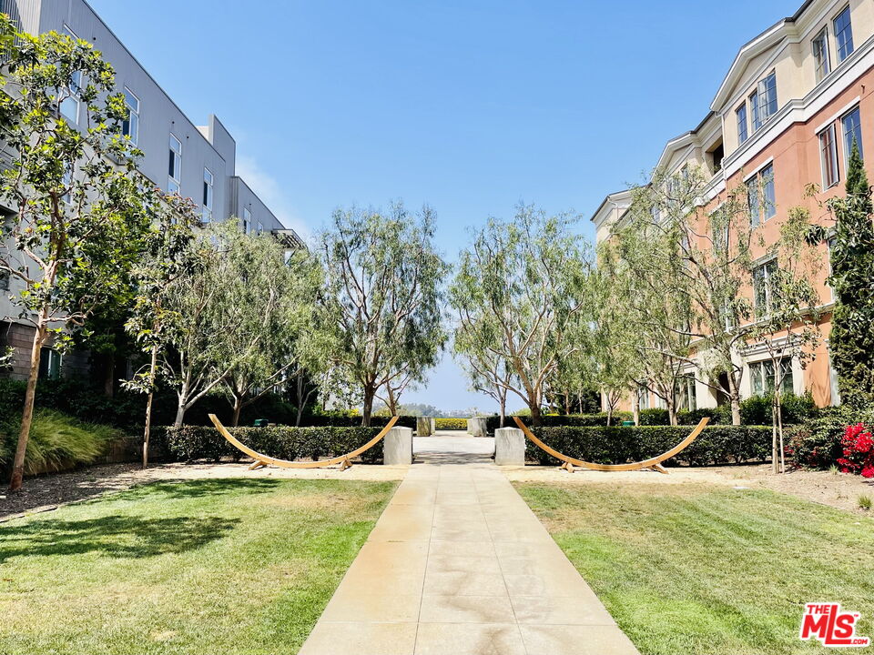 6241 W CRESCENT PARK Unit: 106